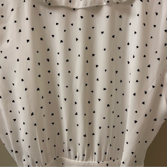 Aritzia Sunday Best Ruffle Wrap mini Dress black and white heart print size 4 - Picture 4 of 8